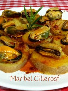 Una foto de Patatas a la gallega con mejillones, al microondas