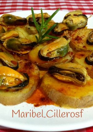 Foto principal de Patatas a la gallega con mejillones, al microondas