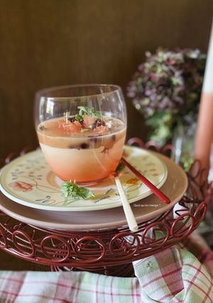 Une photo de Yaourt grec au basilic - pamplemousse – cranberries et pistaches