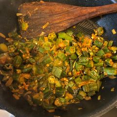 A picture of South Indian Okra curry (aka bindi curry).
