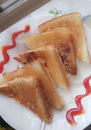 A picture of Egg and potato sandwich 🥪.