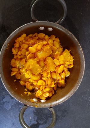 કોળું વાલ ની દાળ નું શાક રેસીપી મુખ્ય ફોટો