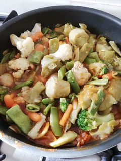 Una foto de Menestra 🍅🥕🥔🍆🥦🌶️🌰