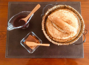 Una foto de Panqueques con harina de arroz, harina integral y leche de arroz. Súper saludable!!!
