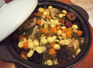 Hình của món Canh Gà hầm sâm bổ lượng.