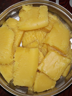 நெய் மைசூர் பாக்(Ghee mysorepak recipe in tamil) செய்முறை முக்கிய புகைப்படம்