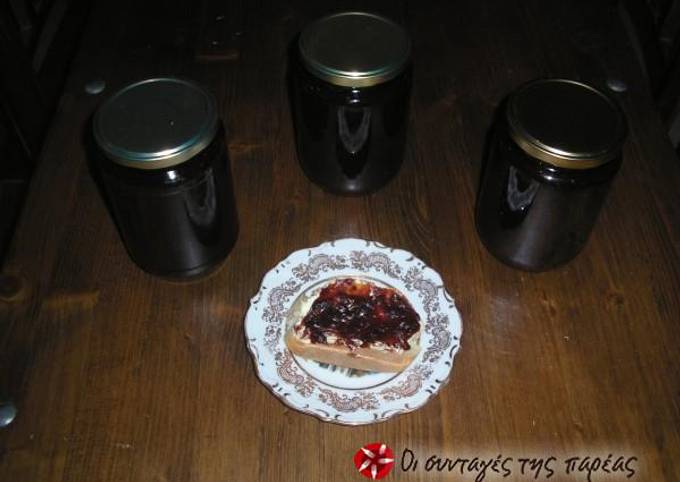 κύρια φωτογραφία συνταγής Μαρμελάδα με μαύρη σταφίδα Κορινθιακή