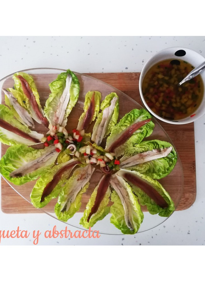 Una foto de Cogollos con anchoas y boquerones en vinagreta