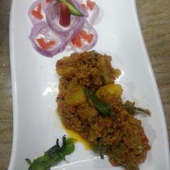 A picture of Qeema aloo.