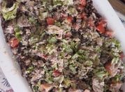 Una foto de aderezos de mostaza para ensalada