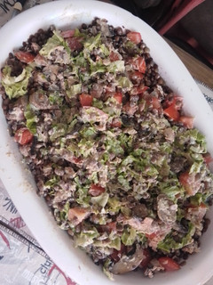 Una foto de Ensalada de lentejas y portobellos con aderezo de huevo y mostaza