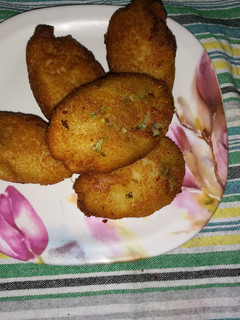 ब्रेड रोल्स (Bread rolls recipe in Hindi) रेसिपी मुख्य फोटो