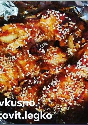 Фото Кусочки куриного филе маринованные с луком в соевом соусе.
