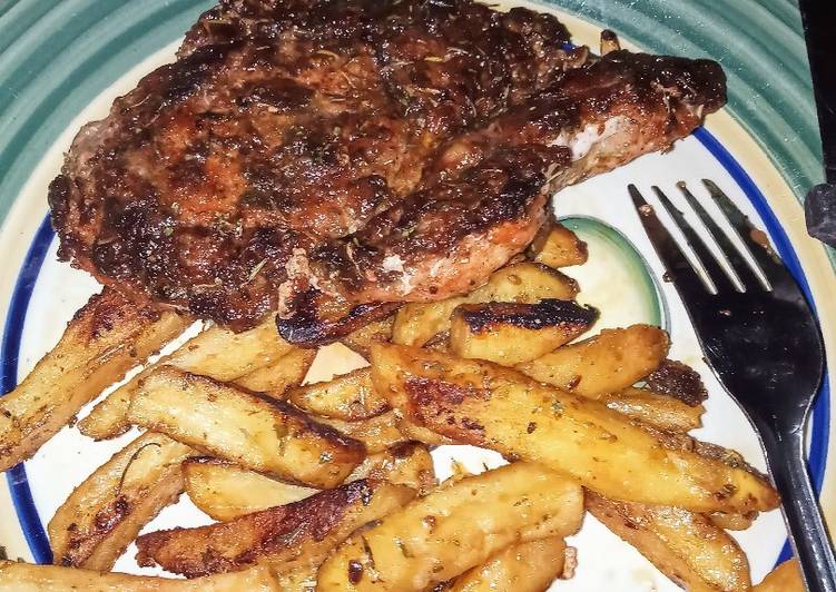 Recipe of Any-night-of-the-week Fillet steak,served with cheesy potato chips