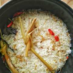 A picture of Nasi Liwet Ricecooker.