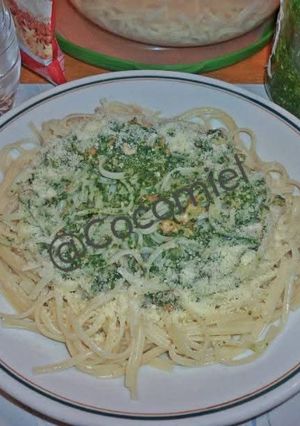 Una foto de Salsa pesto.Tips y modo de conserva.🥫🍝