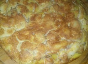 Una foto de Tortilla de papas para dos paso a paso detallado