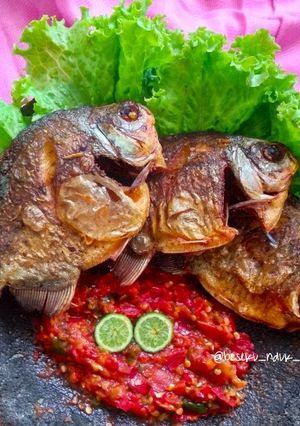 Foto resep Bawal Goreng Sambal Mentah Sunda