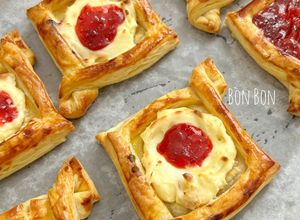 Hình của món Bánh Ngàn Lớp Mứt Dâu Phô Mai (Strawberry Jam & Cream Cheese Danishes).