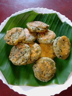 উচ্ছে পাতার বড়া (Ucche patar bora recipe in bengali) রেসিপির প্রধান ছবি