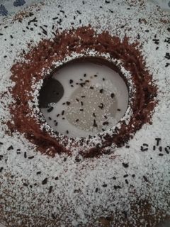 Una foto de Bizcocho de yogur en olla horno antigua