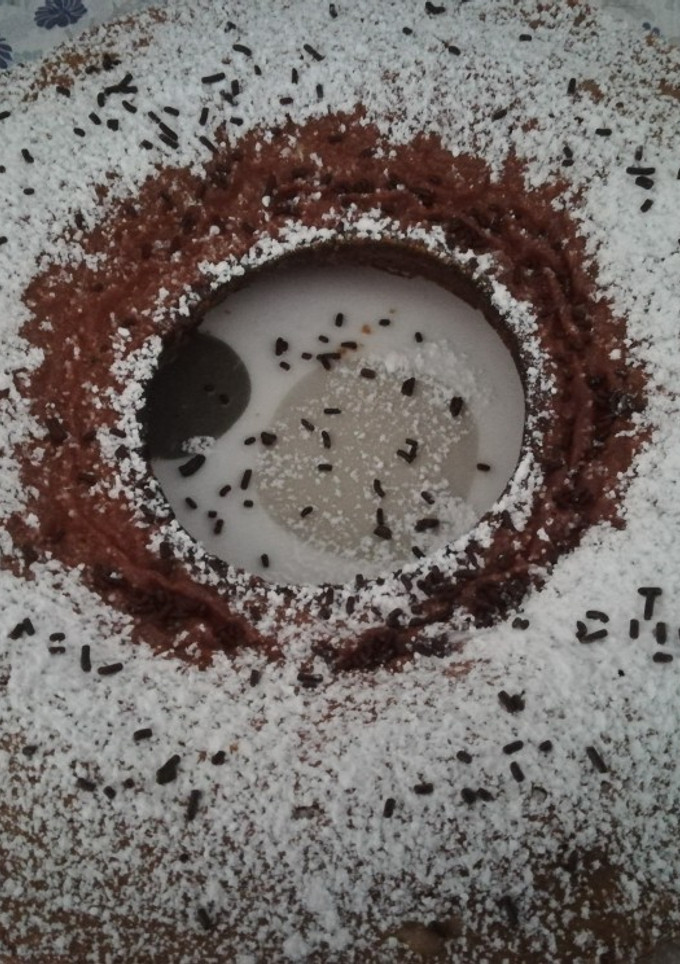 Una foto de Bizcocho de yogur en olla horno antigua