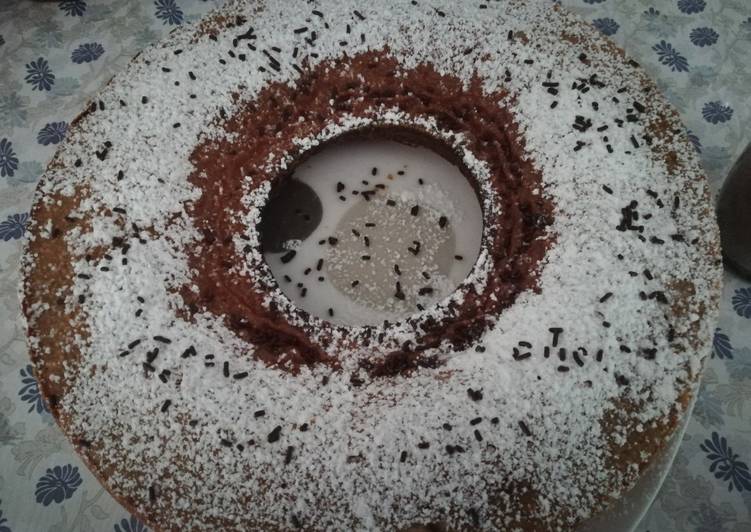 Bizcocho de yogur en olla horno antigua