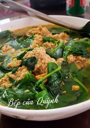 Hình của món Canh mồng tơi nấu riêu.