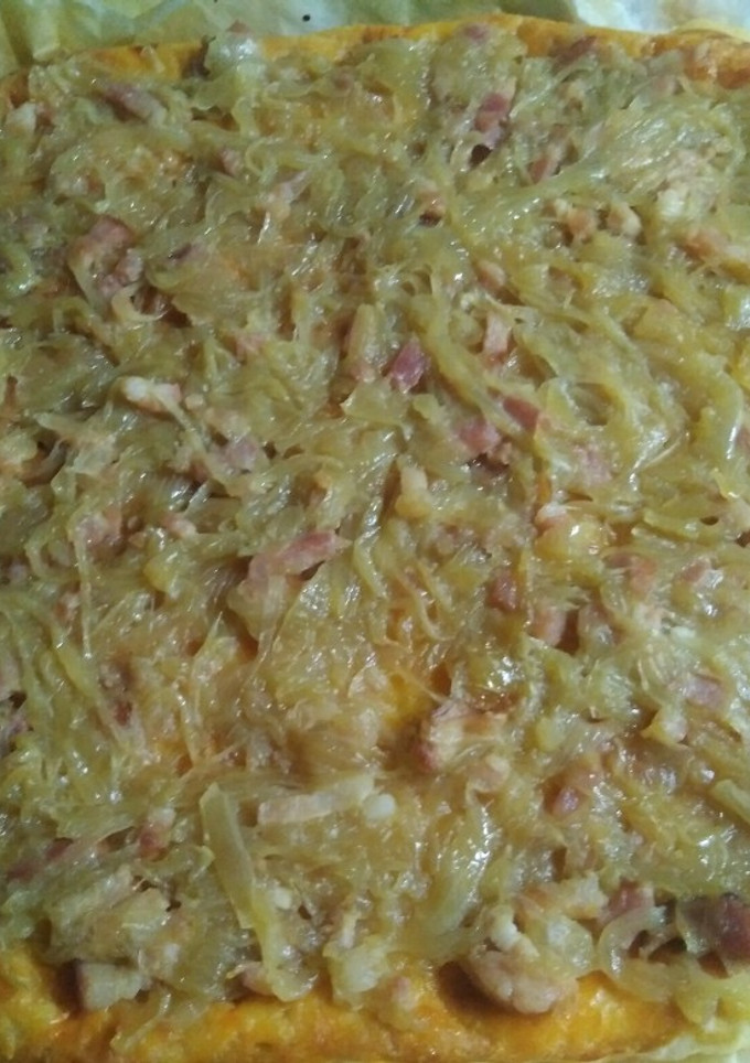 Una foto de Coca de cebolla y bacon