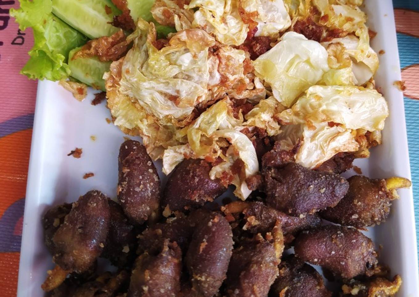 Jantung ayam goreng lengkuas & kol goreng
