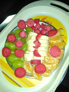फ्रूट चाट (Fruit chat recipe in hindi) रेसिपी मुख्य फोटो