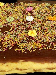 Una foto de Tarta de galletas, flan y chocolate
