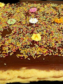 Una foto de Tarta de galletas, flan y chocolate