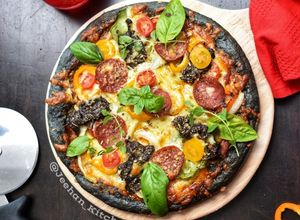 Foto resep Black PIZZA With Beef Pepperoni and Veggie