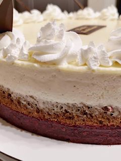 Meggyes vaníliás mascarpone torta recept fotója