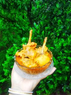 আলু দিয়ে চিকেনের ঝোল (aloo diye chickener jhol recipe in Bengali) রেসিপির প্রধান ছবি