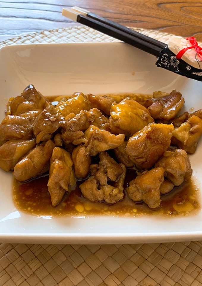 Una foto de Pollo con salsa de soja y azúcar