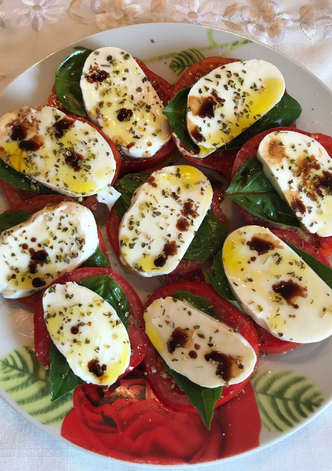 Una foto de Ensalada caprese