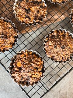 Hình của món Eatclean/ Muffin Táo Chuối Yến Mạch và Socola Chip.