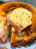 Budín de uvas, peras y leche condensada