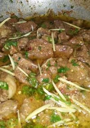 A picture of Beef karahi restaurant style.