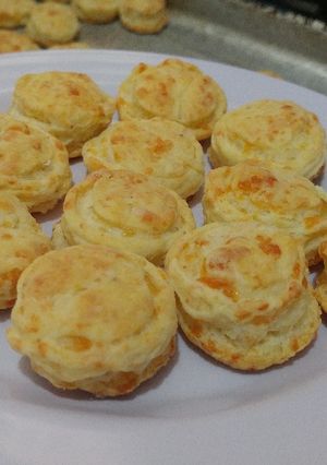 Una foto de Scones de queso 👌😍