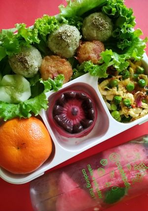 Foto resep Nasi Uduk Hijau, Ayam Suwir dan Perkedel Udang