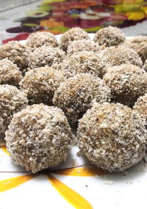 A picture of Caramelized Nariyal Ladoo.