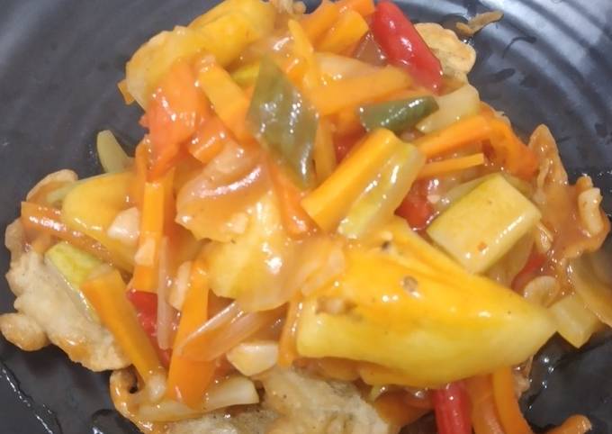 Anti Ribet, Bikin Gurame Crispy Saus Nanas Pedas Enak Dan Mudah