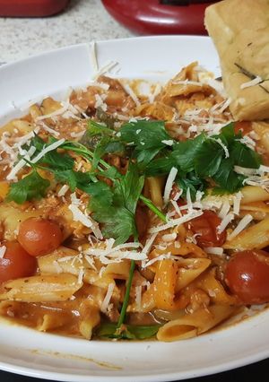 A picture of My Italian Chicken, Bacon Penne pasta Dish. 😘.