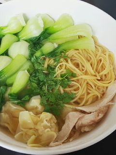 Hình của món Mì hoành thánh.