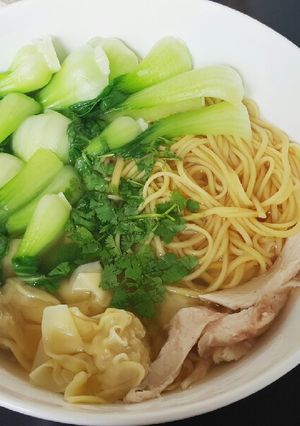 Hình của món Mì hoành thánh.
