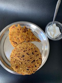 ખીચડી ના થેપલાં (Khichdi Thepla Recipe In Gujarati) રેસીપી મુખ્ય ફોટો