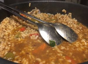 Una foto de Arroz caldoso de ortigas y almejas